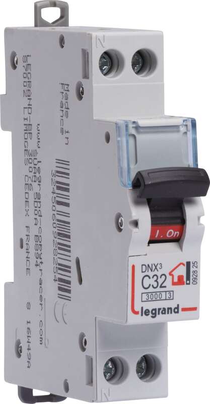 Disjoncteur pour la protection d'appareils modulaires MAGNETO blanc U+N 32A