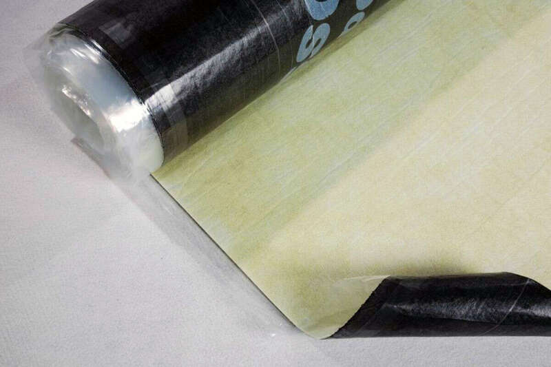 Sous-couche pour l'isolation acoustique en fibre de verre ASSOUR CHAPE 20 GC noir L. 20 x l. 1,2 m