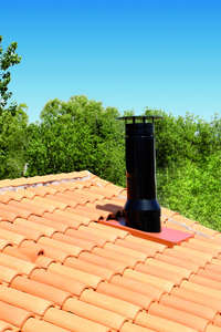 Sortie de toit INOX DOM en inox noir mat - Pente 80 à 120 % - Diam. 230 x L. 364 x l. 362 x H. 900 mm