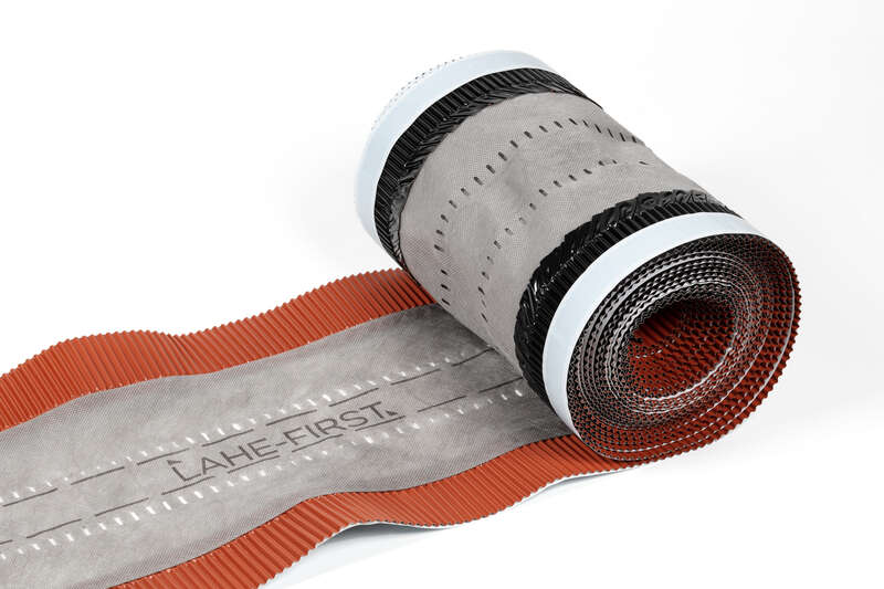 Closoir de ventilation souple en aluminium/polypropylène LAHEFIRST rouge - Rouleau de L. 10000 x l. 300 mm