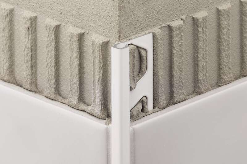 Profilé de finition pour angle sortant et revêtement carrelé SCHLÜTER QUADEC-AC en aluminium coloré blanc mat L. 2,5 m x H. 12,5 mm