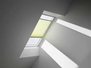 Store plissé manuel FHL blanche pour fenêtre de toit SK06 l. 114 x H. 118 cm