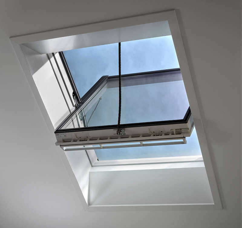 Fenêtre de toit solaire à rotation manuelle INTEGRA GGU MK06 blanche l. 78 x H. 118 cm