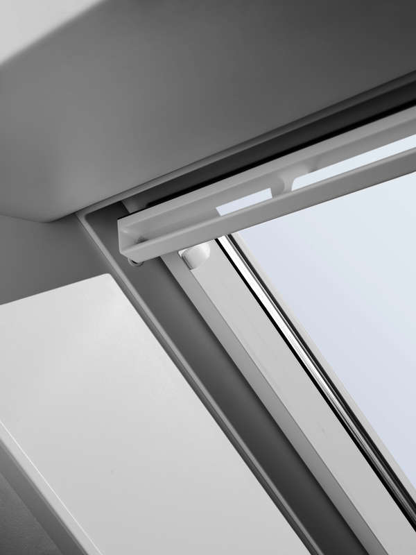 Fenêtre de toit électrique à rotation manuelle INTEGRA GGU SK08 blanche l. 114 x H. 140 cm