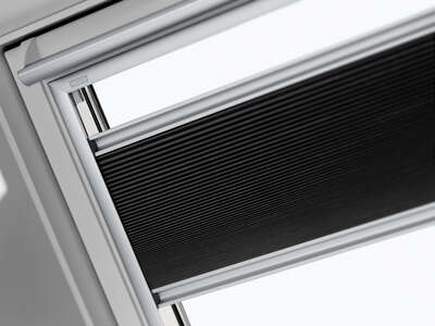 Store plissé manuel FHC noir pour fenêtre de toit S06 l. 114 x H. 118 cm