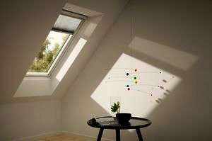 Fenêtre de toit à projection manuelle TOUT CONFORT GPL UK04 blanche l. 134 m x H. 98 cm